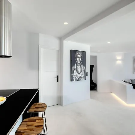 Lkm 5 Bedrooms Black Royal I Mykonos Psarou Villa *